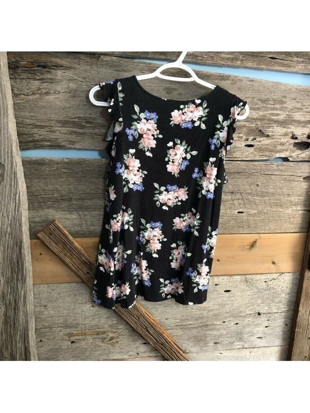 NO Comment Size Med Black Ruffle Cold Shoulder Top - Picture 3 of 5